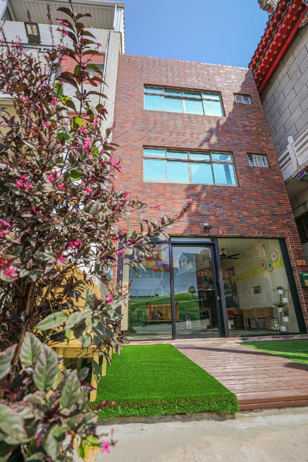 Colorful Balloons Homestay Magong Exterior photo